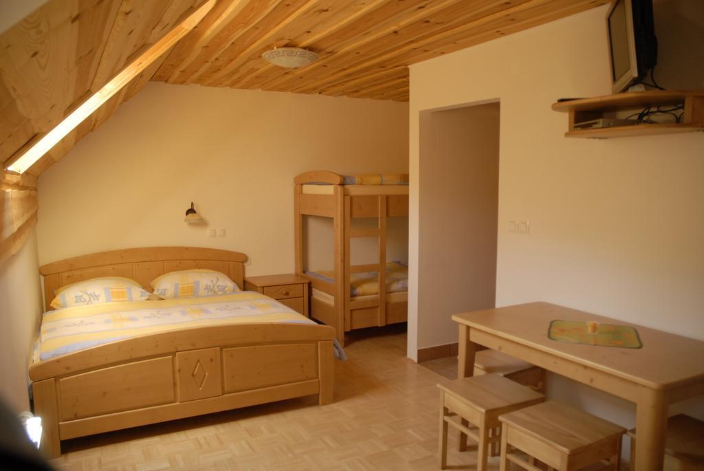 Apartamento Tourist Farm Gradisnik Solčava Exterior foto